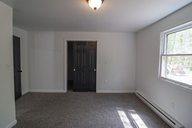 Building Photo - 1080 West Side Dr