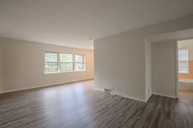 Building Photo - 4204 N Olsen Ave