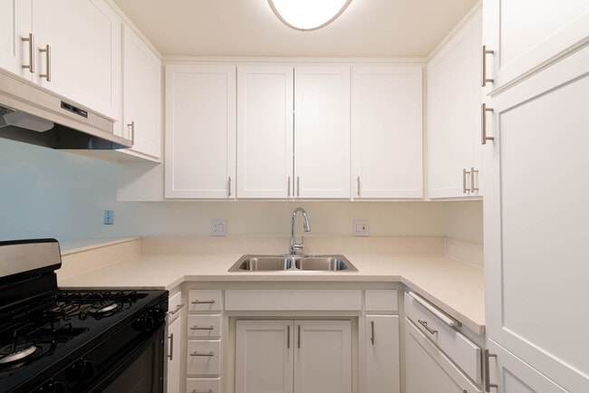 Building Photo - Fully Renovated Apartments- Riverside, CA
