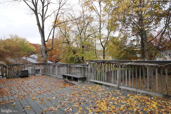 Building Photo - 4500 Lantern Pl