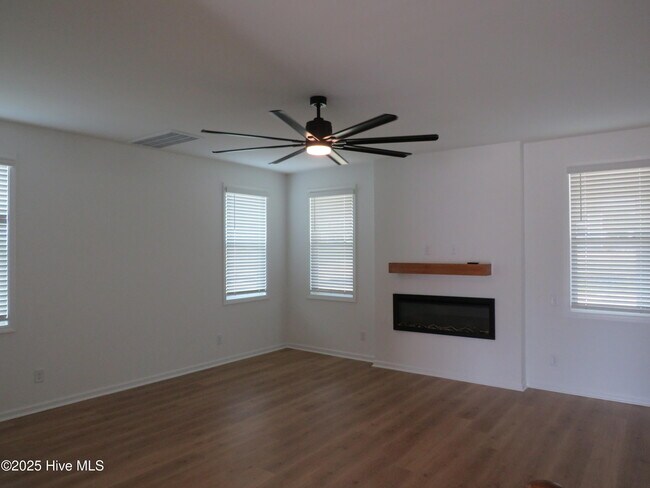 Building Photo - 370 Summer Wind Wy