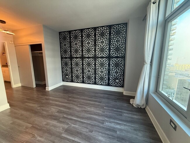 Building Photo - Downtown Acqua Vista 1 Bedroom Condo!