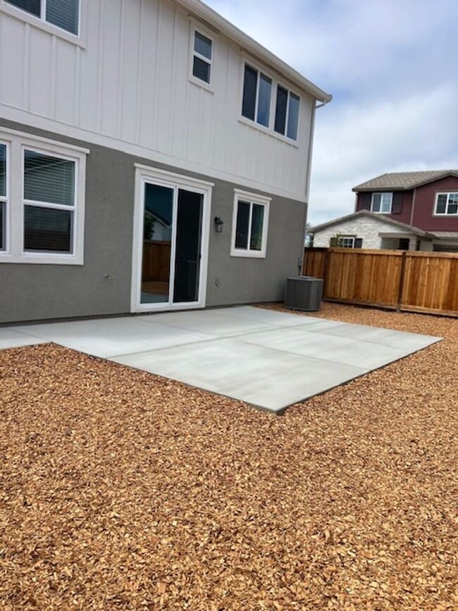 Building Photo - Beautiful Brand New Smart Home with Solar ...