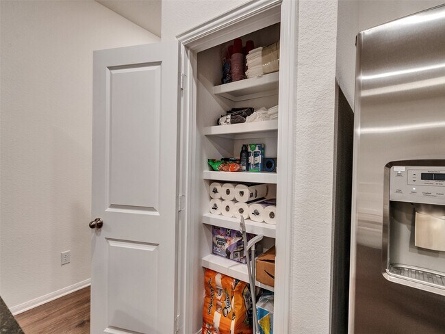 Building Photo - 414 Magnolia Ln