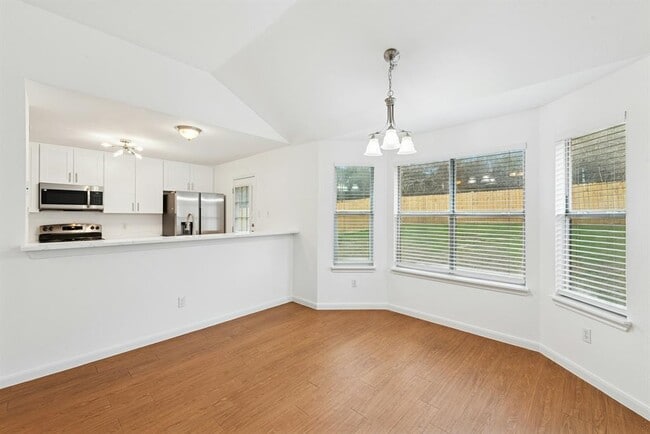 Building Photo - 7209 Oak Meadow Dr