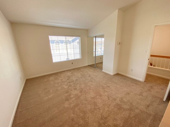 Building Photo - 3 Bed 2.5 Bath Townhouse W/ Attached Garage In Portside Village