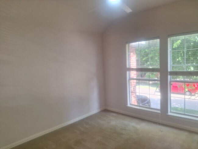 Building Photo - 5BR Fannin Farms Home with Dual Primary Suites & Pool