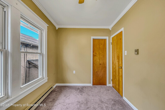 Building Photo - 1703 Green Ridge St