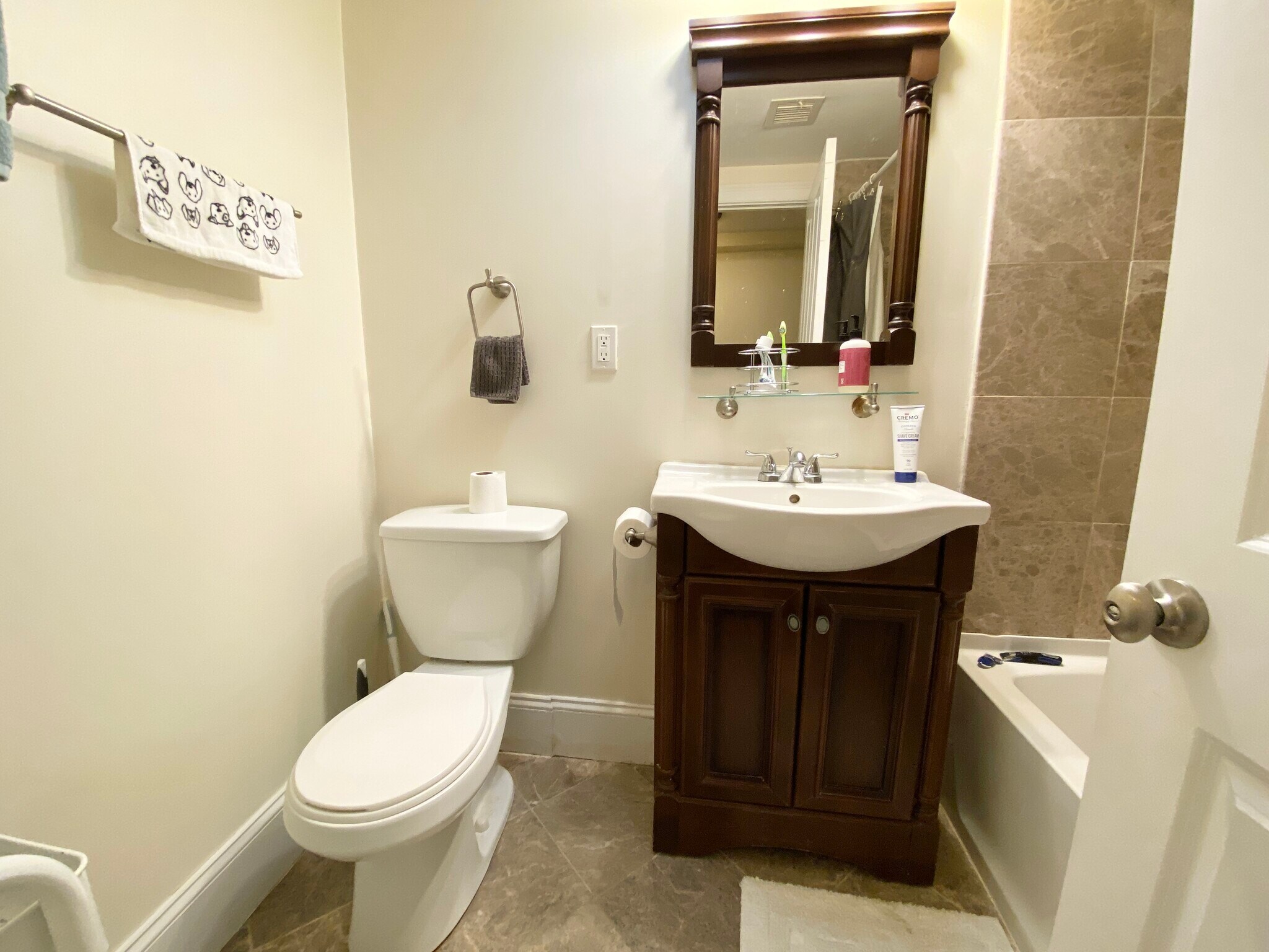 Building Photo - 178 Hillside St