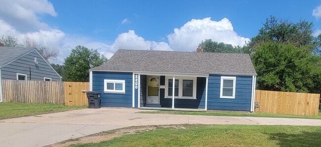 Building Photo - 2200 S Seneca St