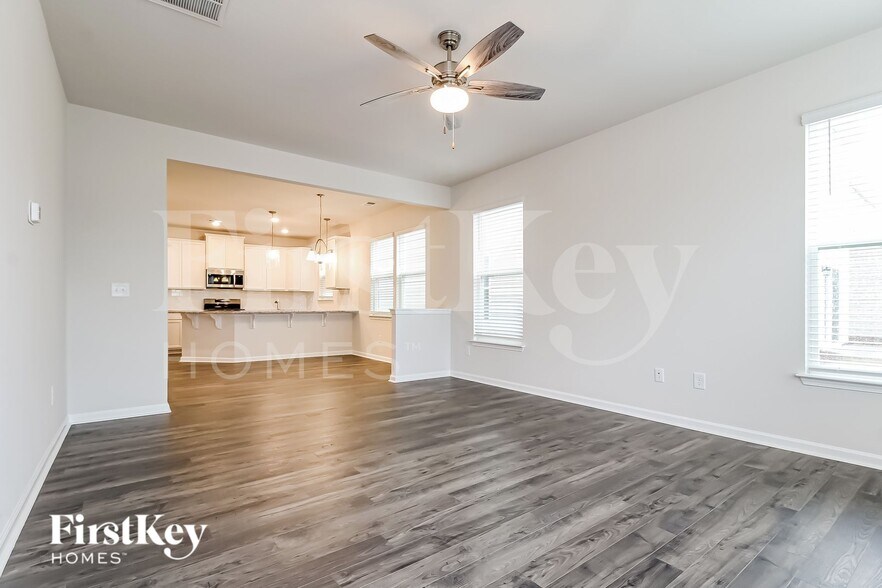 Building Photo - 602 Goldburn Wy