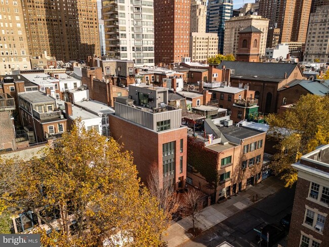 Building Photo - 1727 Delancey Pl