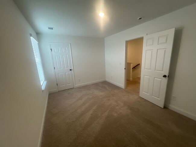 Building Photo - 312 Traywick Pl