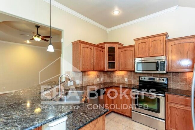 Building Photo - 2013 Drawbridge Dr