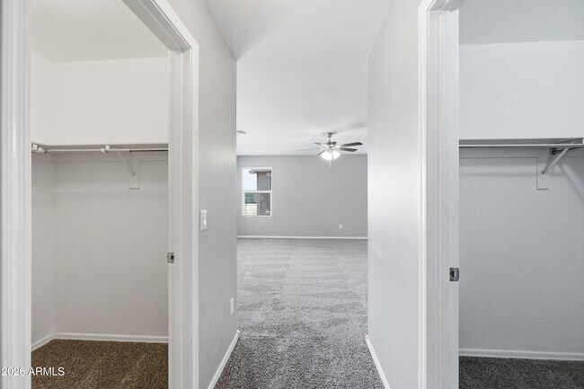 Building Photo - 3539 E Bartlett Dr