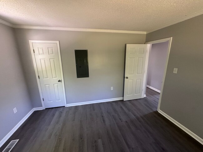 Building Photo - 2 Bedroom House in East Tarboro