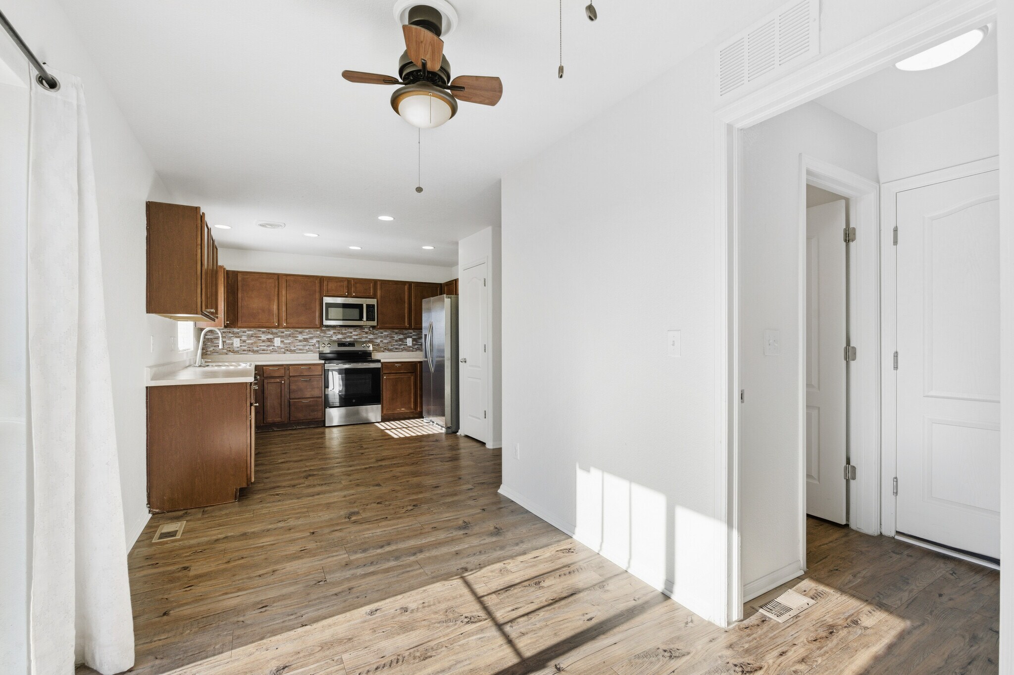 Building Photo - 25830 E Byers Pl