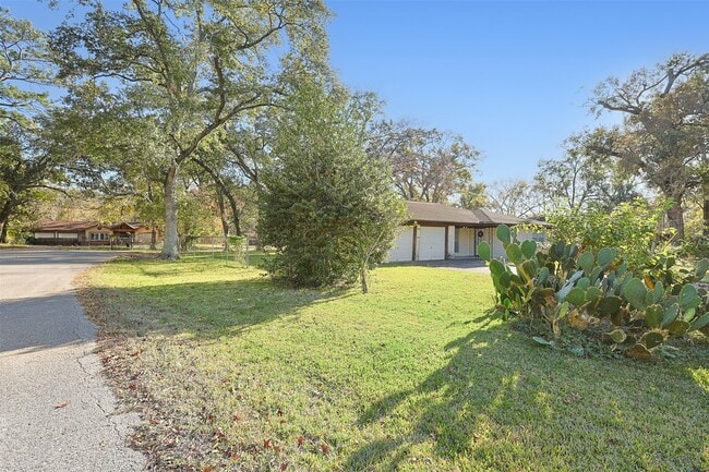 Building Photo - 5422 Styling Dr