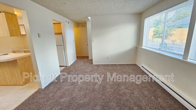Building Photo - 1621 Trenton Ave