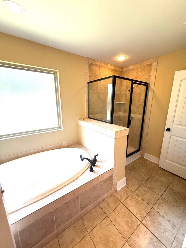 Building Photo - **3 Bed 2 Bath With a Garage In Park Lake** Call 334-366-9198 to schedule a self tour