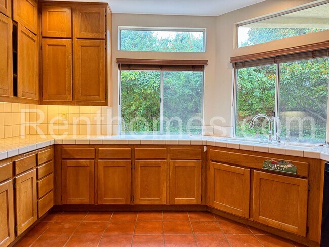 Building Photo - 12613 Crest Knolls Ct