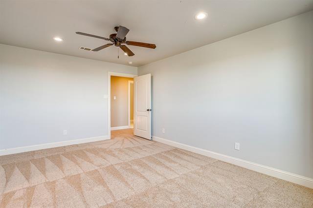 Building Photo - 1600 Oak Ridge Estates