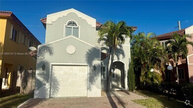 Building Photo - 909 NE 41st Terrace