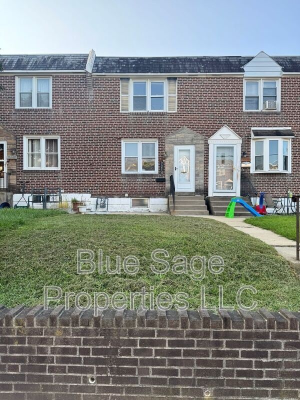 Primary Photo - 2254 S Harwood Ave