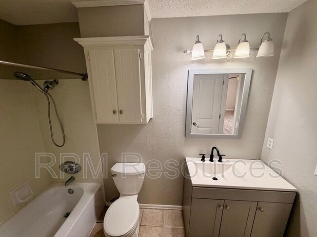 Building Photo - 957 W Tesio Way
