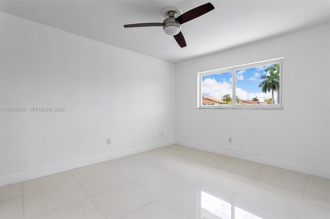 Building Photo - 11465 NW 88th Ct