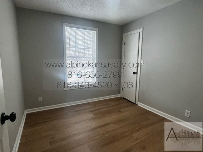 Building Photo - Beautifully Updated Home! Fenced! Vouchers OK!