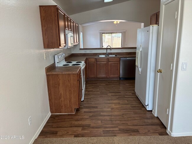 Building Photo - 24032 W Pecan Rd