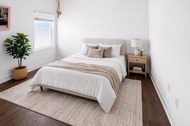 Building Photo - 159 Blooming Cv