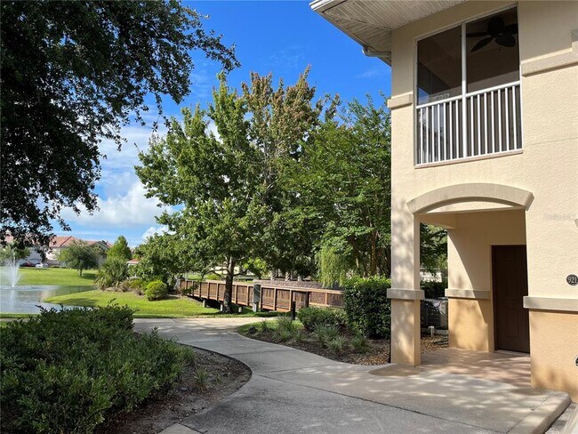 Building Photo - 200 Riverview Bend S
