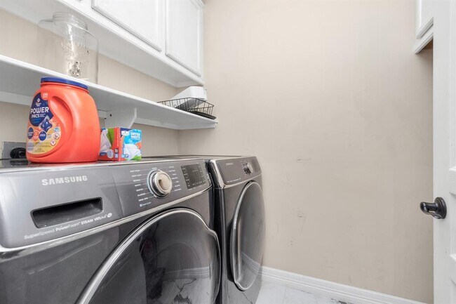 Building Photo - 12002 Newport Shore Dr