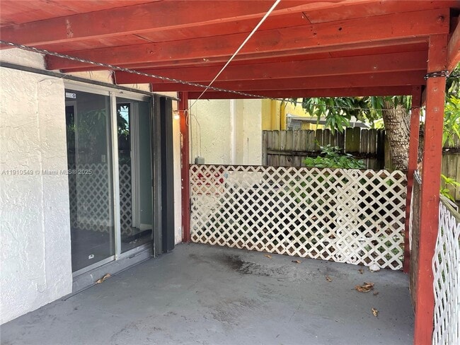 Building Photo - 1234 SW 71st Terrace