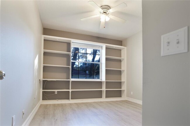 Building Photo - 2560 Tall Maple Loop