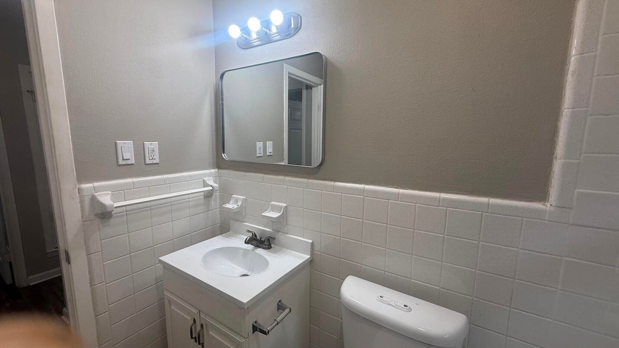 Building Photo - 2520 Normont Cir