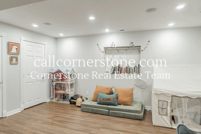 Building Photo - 7315 Brentford Dr
