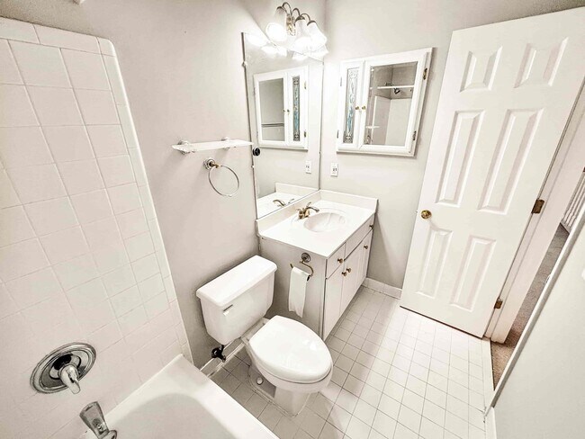 Building Photo - 2092 Drogheda Ln