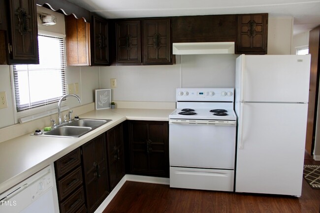 Building Photo - 841 Chalybeate Springs Rd