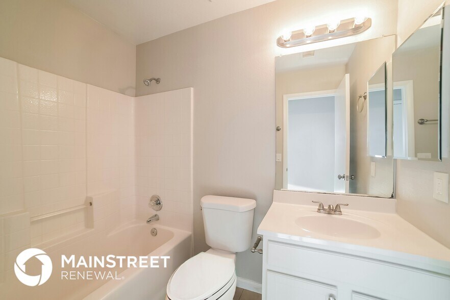 Building Photo - 8425 W Highland Ave