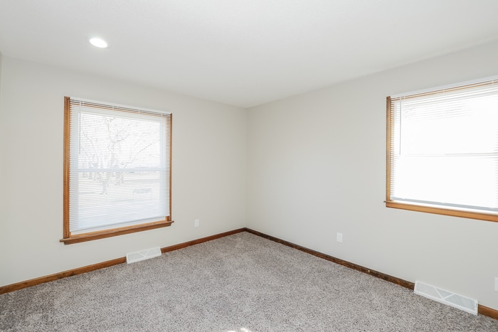 Building Photo - 204 N Woodson Dr