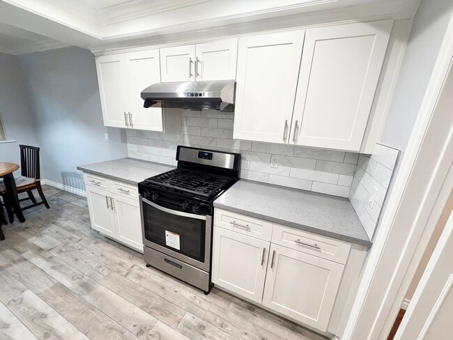 Building Photo - All utilities included 1 bedroom walking distance to Cal Tech