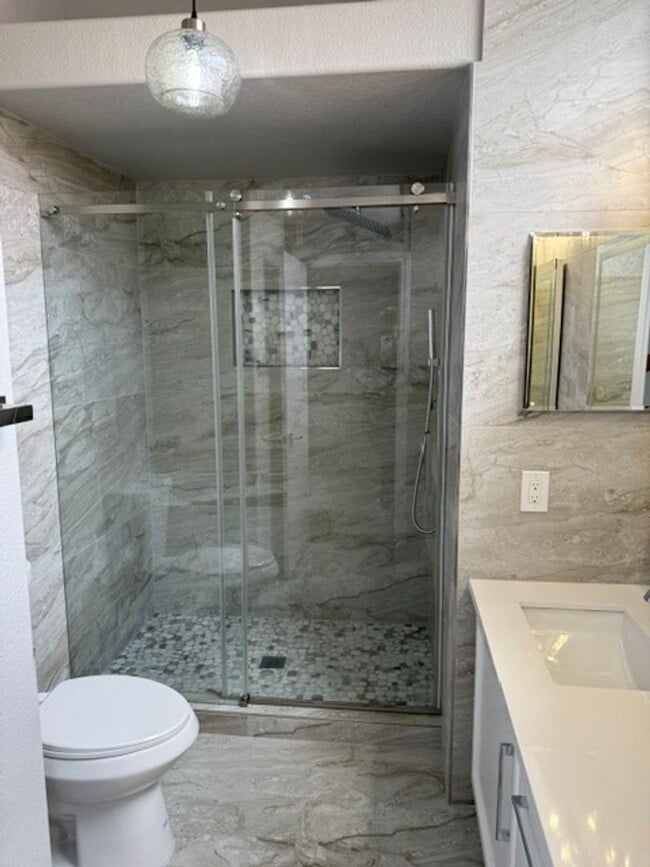 Building Photo - STUNNING 3BD/2BA SINGLE STORY BEAUTY IN THE HEART OF THE SOUTHWEST!!  **GORGEOUSLY REMODELED!! **...