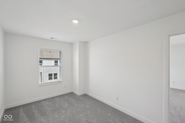 Building Photo - 15246 Swallow Fls Wy