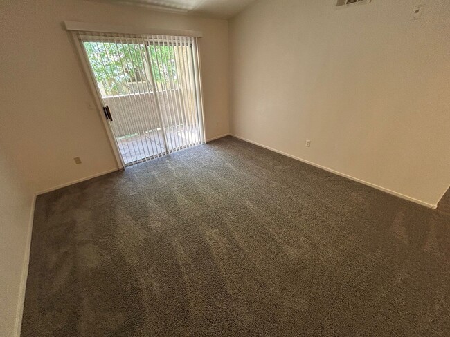 Building Photo - COMFORTABLE TOP FLOOR 1 BEDROOM LOCATED IN...