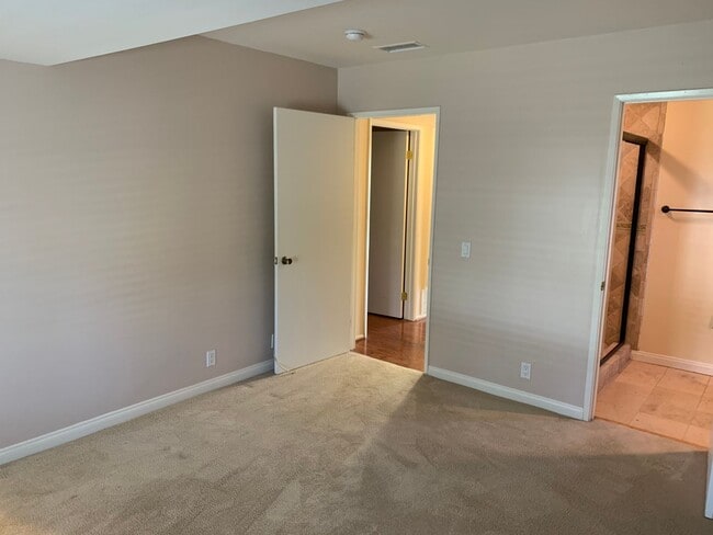 Building Photo - Great Home, Great Location, Great Neighborhood