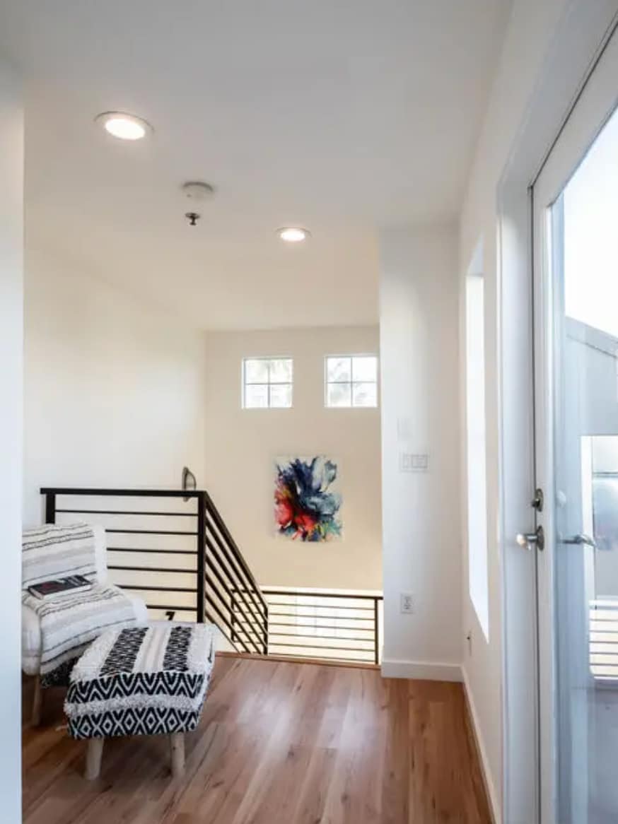 Building Photo - 5400 Playa Vista Dr