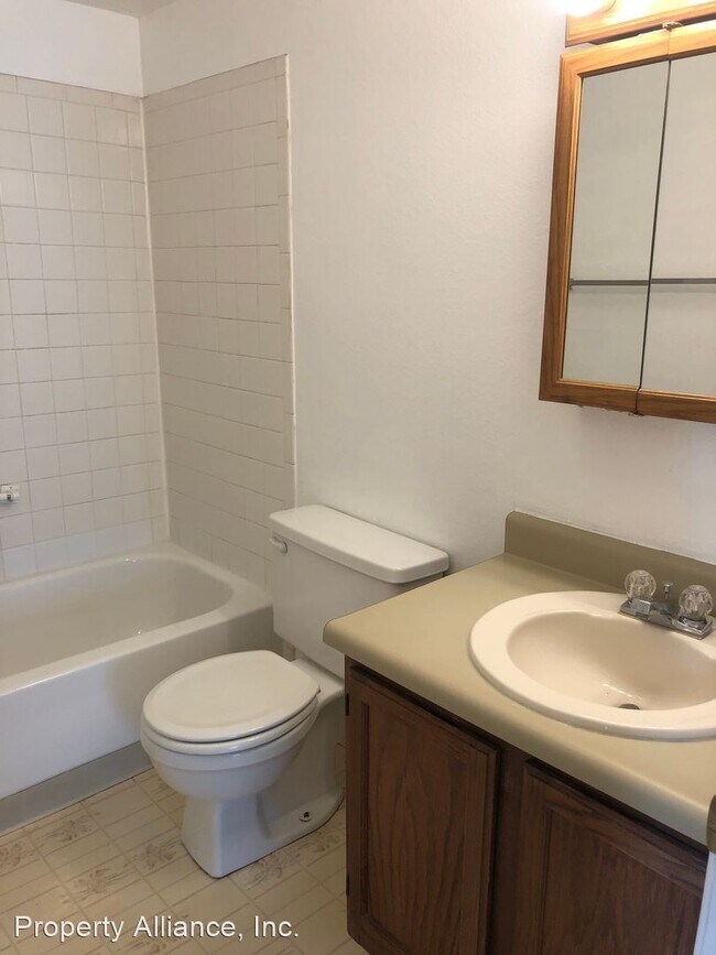 Building Photo - 2 br, 2 bath House - 479 Wright Street #201